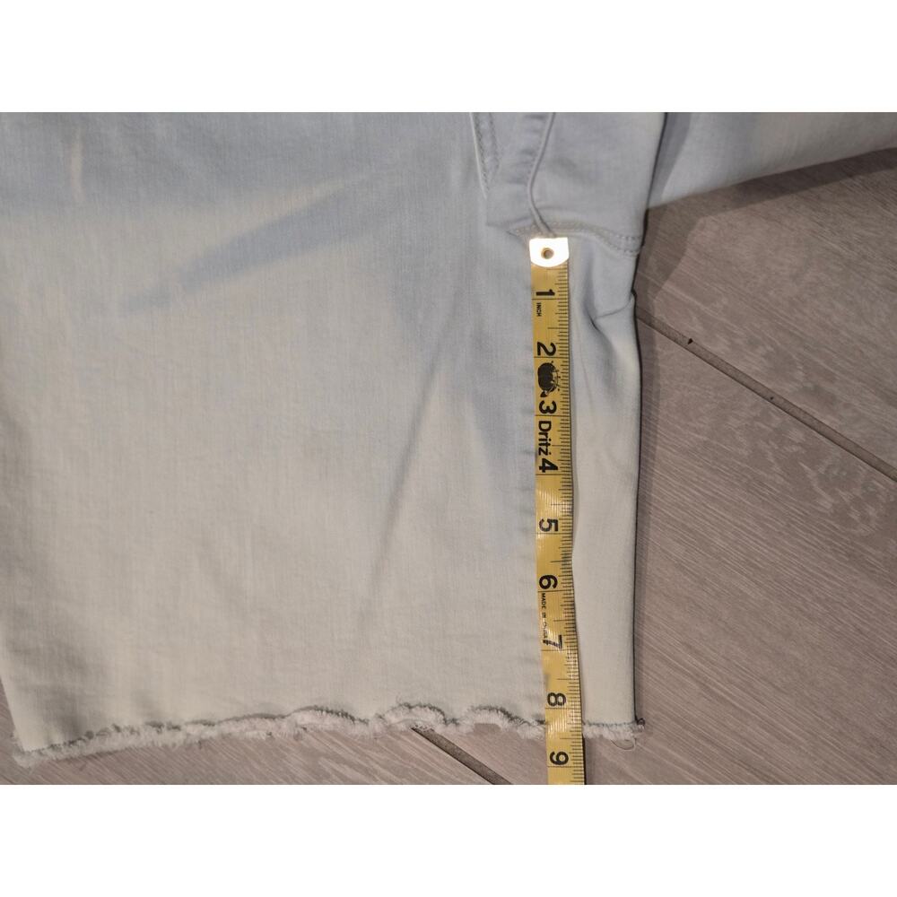 NYDJ (Not Your Daughter's Jeans) Bermuda Shorts Color: Light Wash Size: 14 - Picture 5 of 7